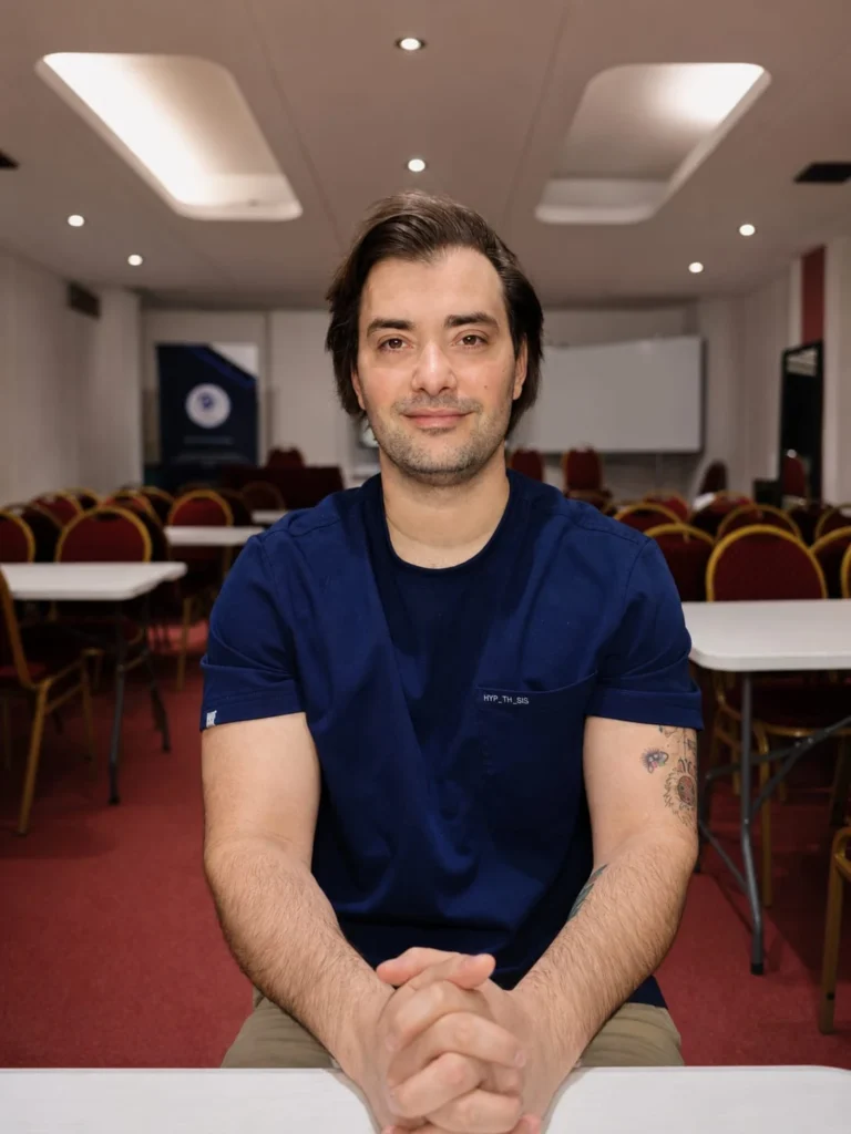 Dr. Christian Capmourteres